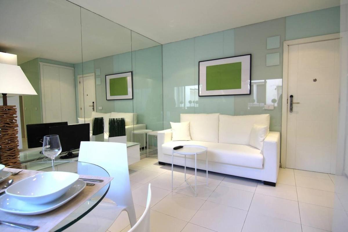 Ap Gran Via IV -Quinto Piso Sin Ascensor- Apartment Madrid Bagian luar foto